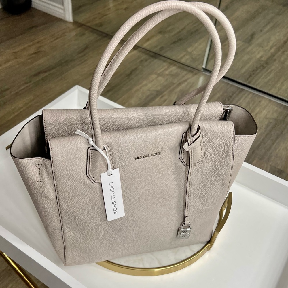 Michael Kors Pebbled textile Leather hand bag - Picture 5 of 14